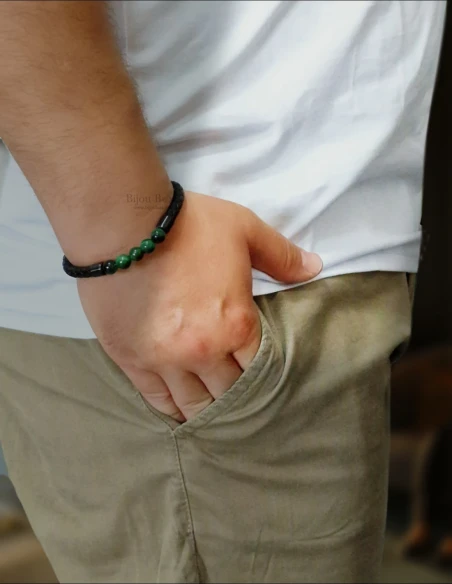 Pulsera masculina con cuentas verdes de cuero negro BARRY